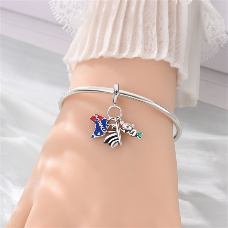 925 スターリングシルバーシドニーランドマーク建築チャーム - Body Jewelry Australia のレビューと価格