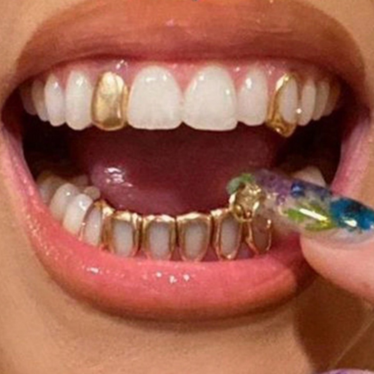 激安セール 六つ穴フラット歯ヒップホップブレース、歯三ピース - Body Jewelry Hot のレビューと価格